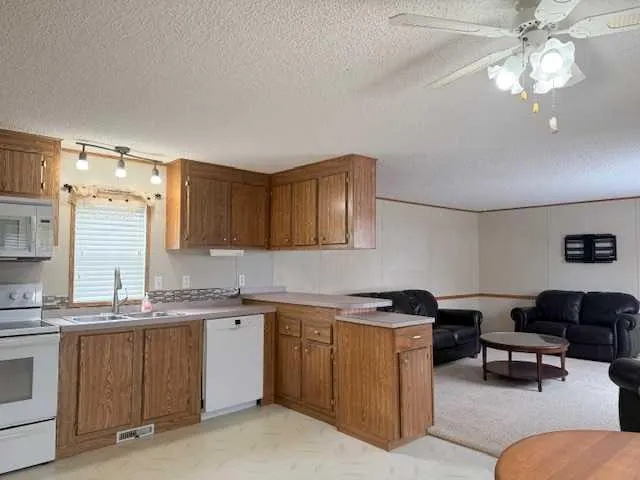 66 Parkland Acres
