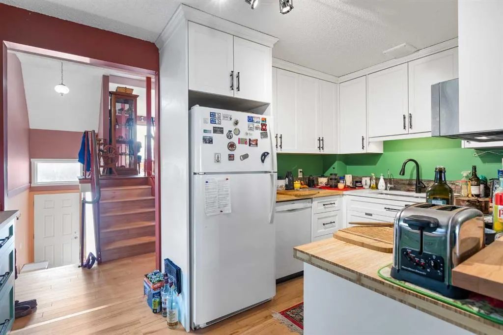 16 6 Avenue SE