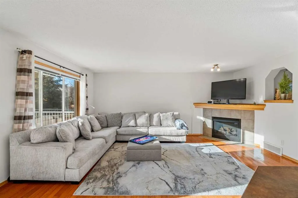 116 Tuscany Ravine Crescent NW
