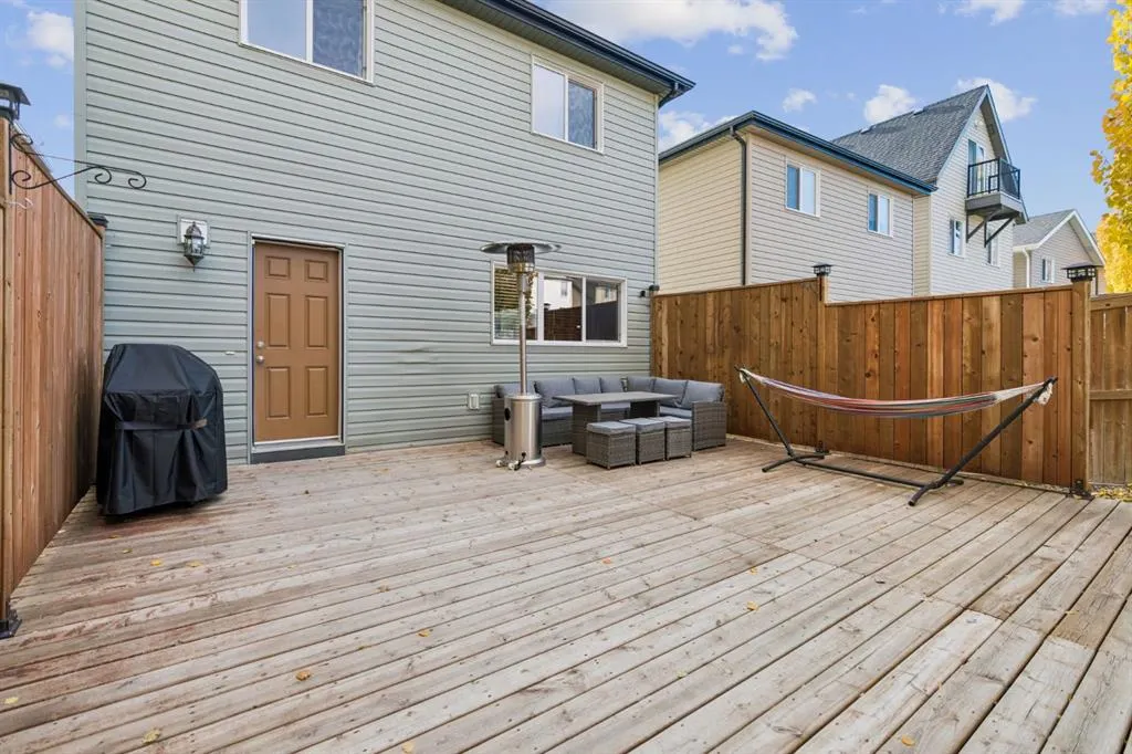 338 Sunset Common
