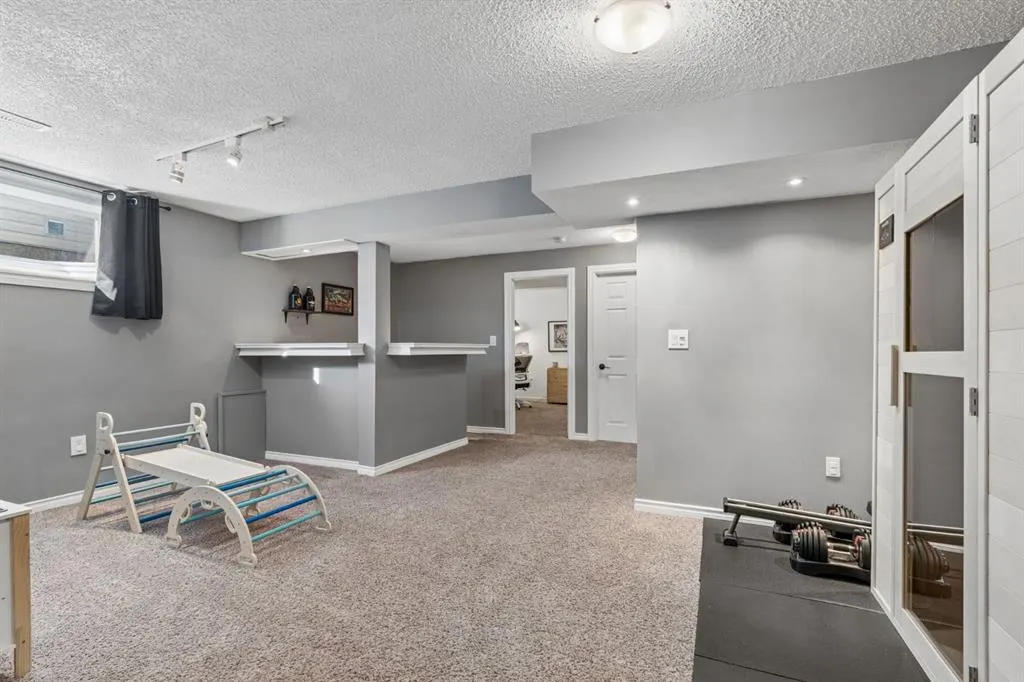 338 Sunset Common