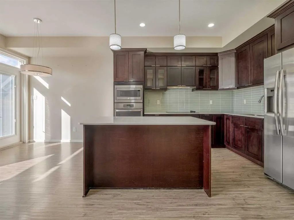 450 Highlands Boulevard W #4