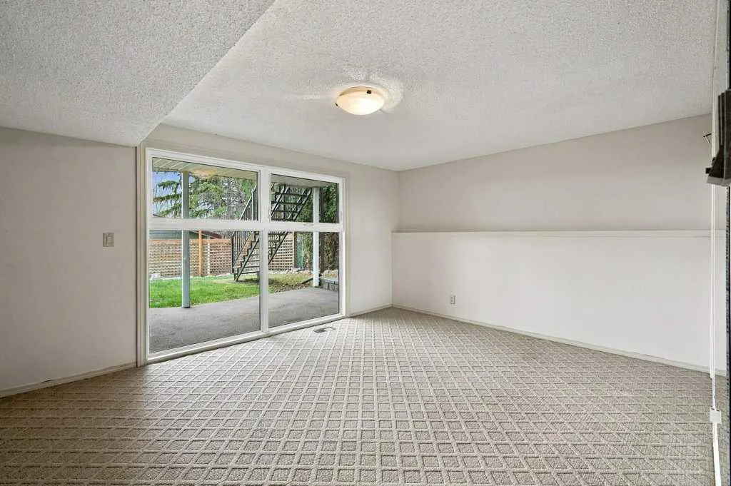 81 Oberlin Avenue