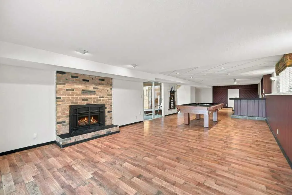 81 Oberlin Avenue