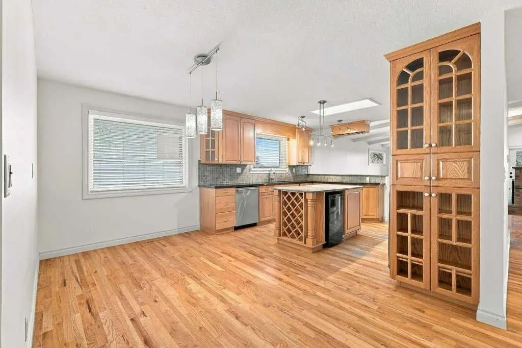 81 Oberlin Avenue