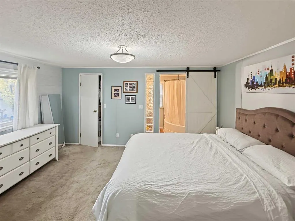 10613 101 Ave