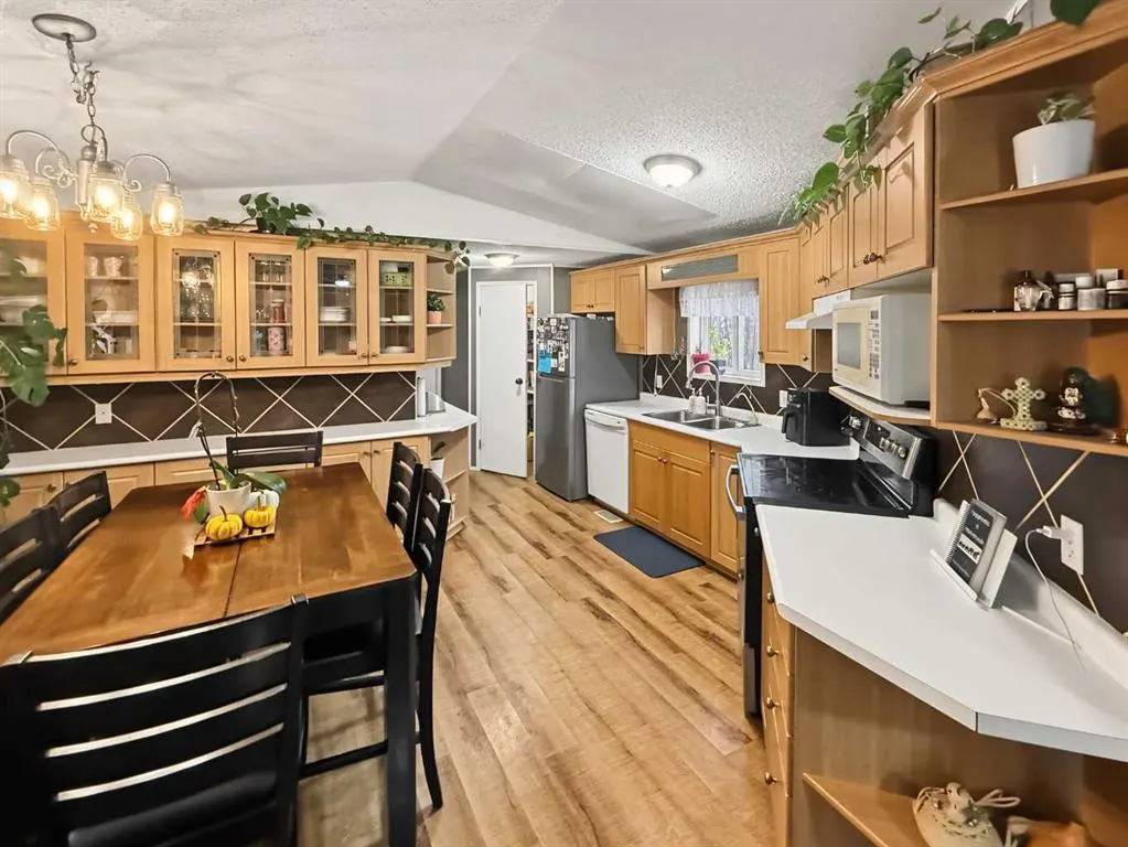 10613 101 Ave