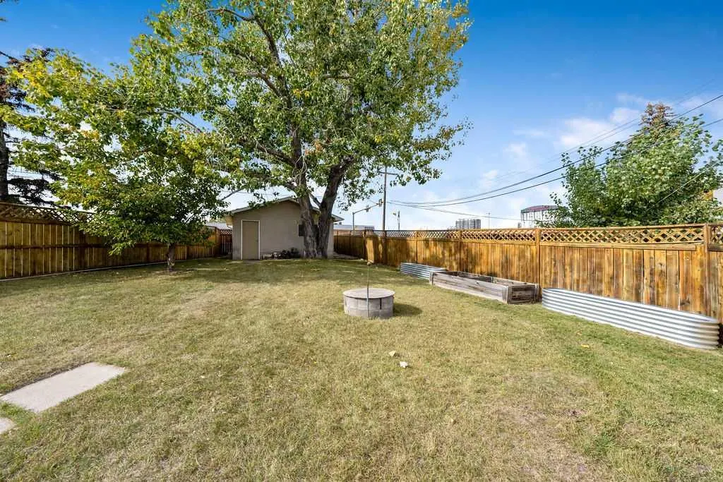 218A Allan Crescent SE