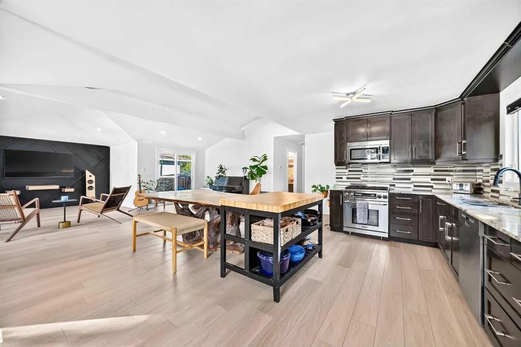 448 Cantrell Drive SW