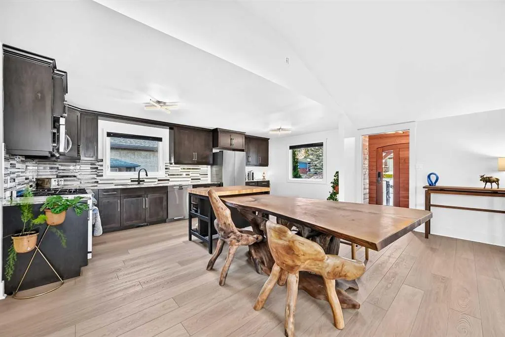 448 Cantrell Drive SW