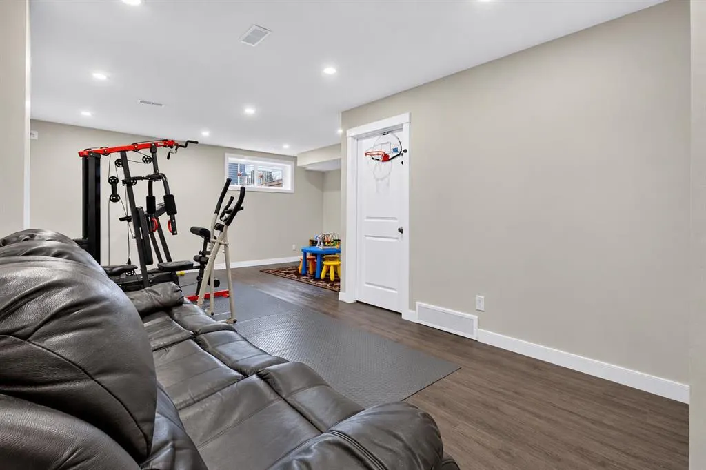 40 Sage Bluff Way NW