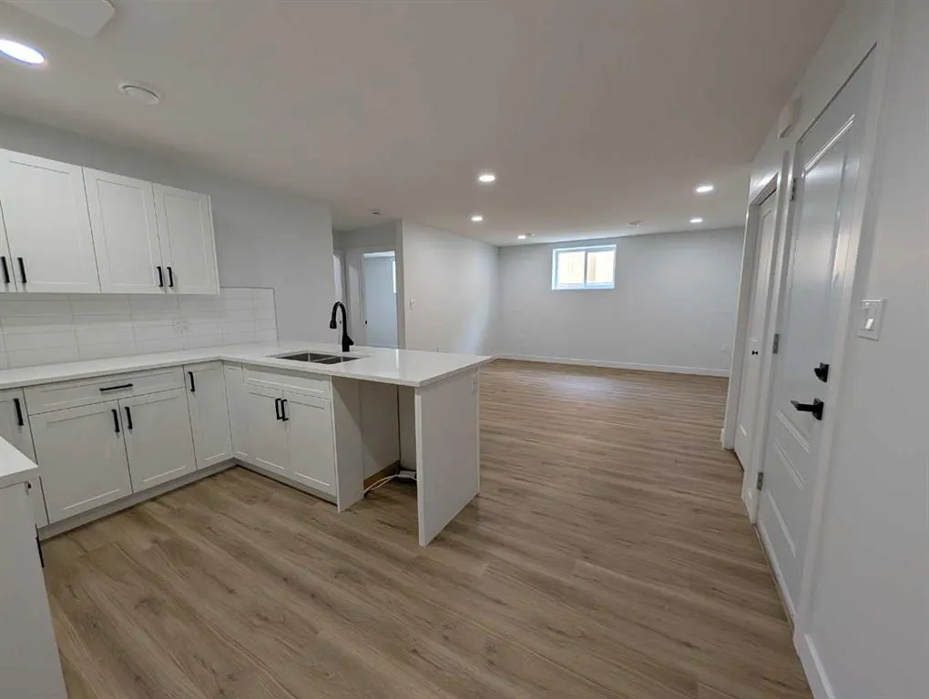 328 Somerside Road SE