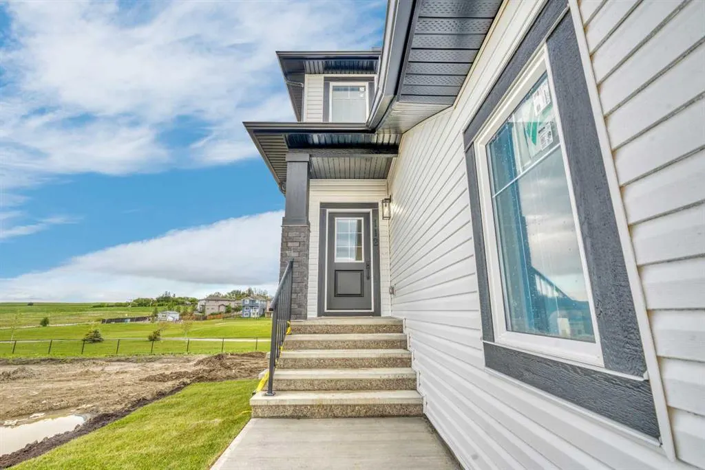 112 Lakewood Crescent