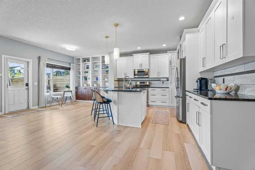 6 Storm Mountain Place