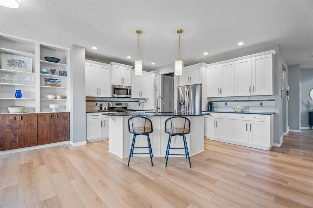 6 Storm Mountain Place