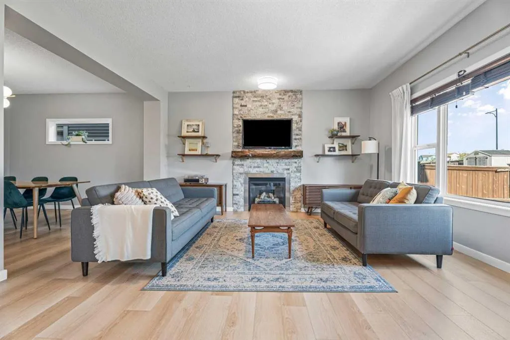 6 Storm Mountain Place