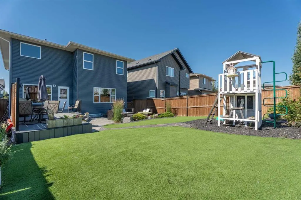 6 Storm Mountain Place