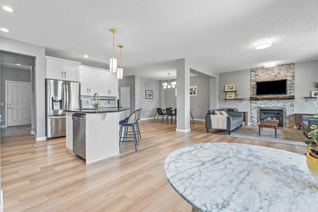 6 Storm Mountain Place