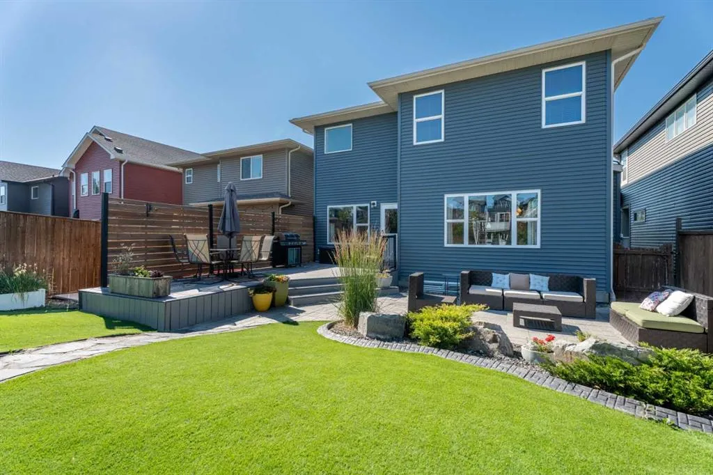 6 Storm Mountain Place