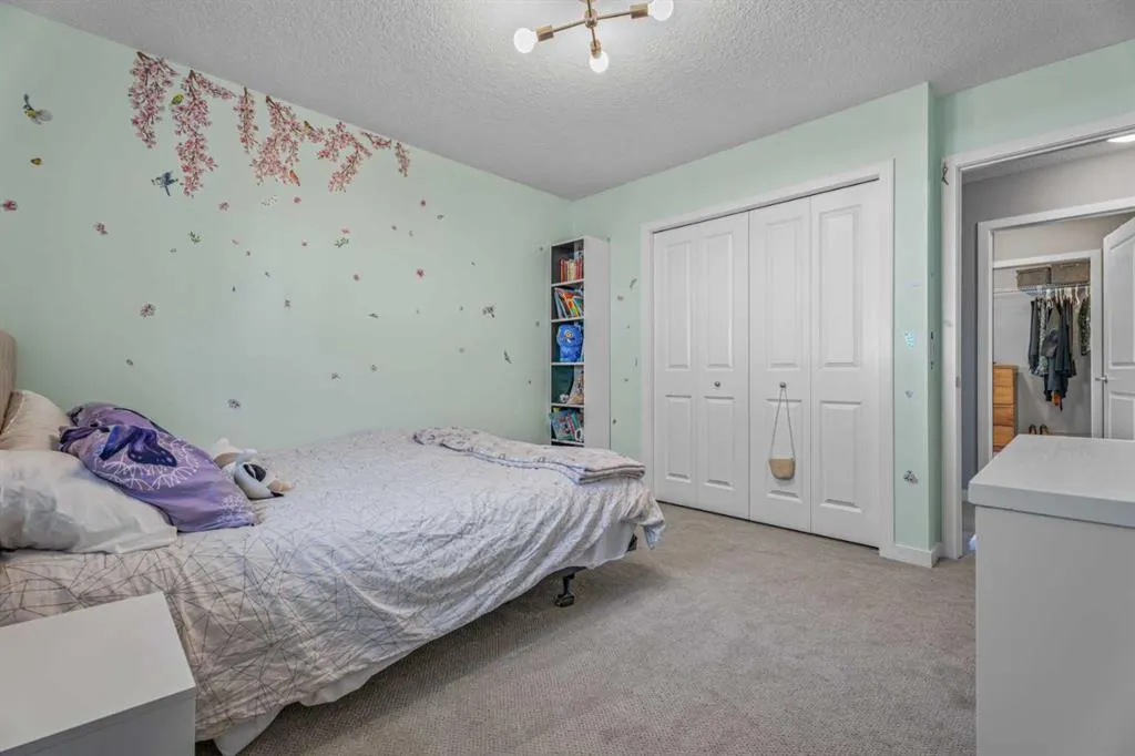6 Storm Mountain Place