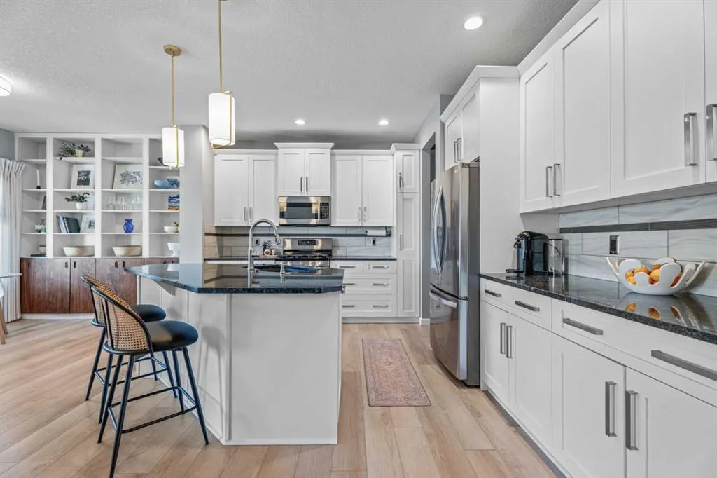 6 Storm Mountain Place