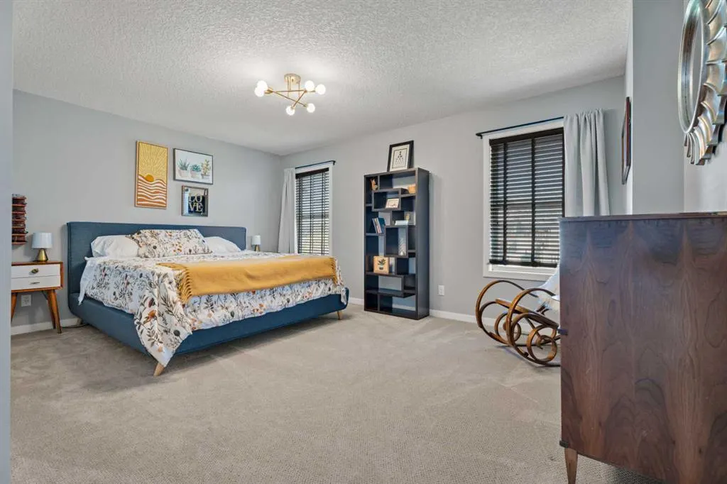 6 Storm Mountain Place