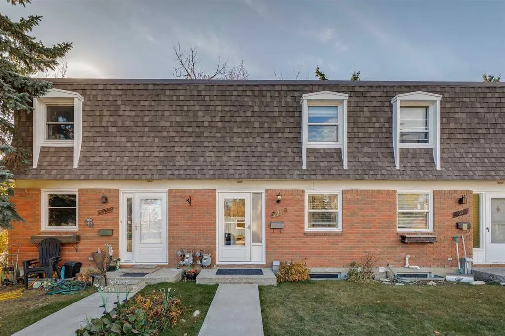 330 Canterbury Drive SW #34