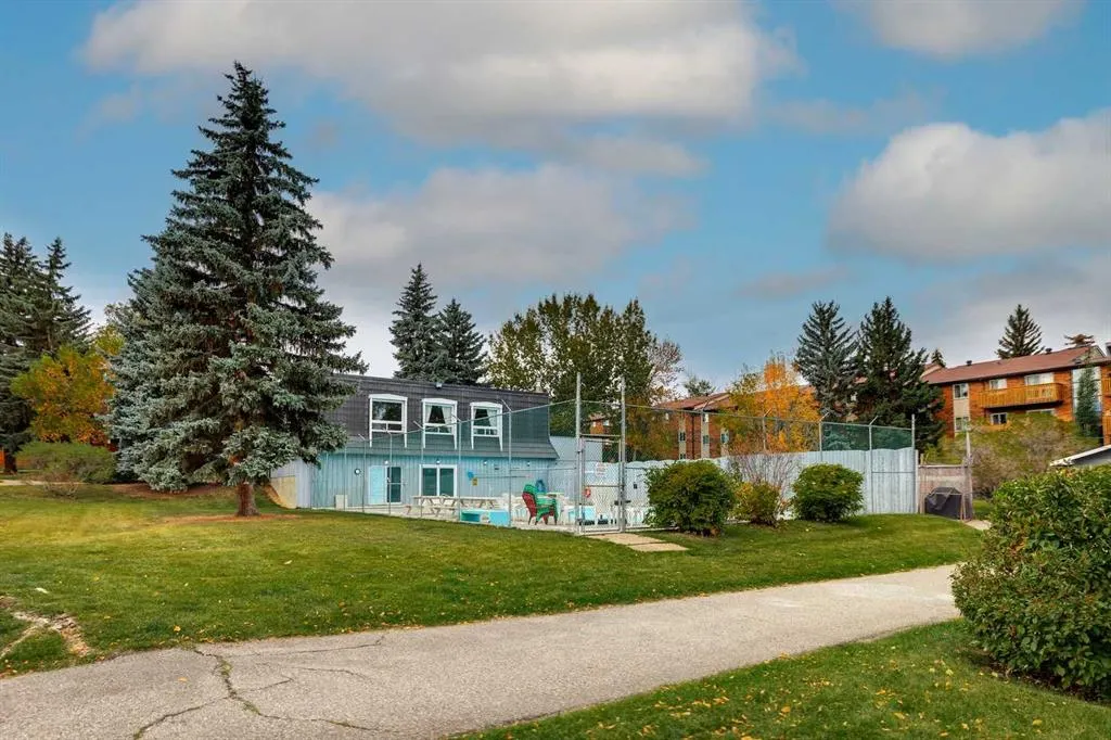 330 Canterbury Drive SW #34