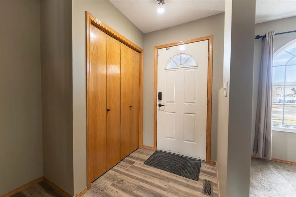 16 Davis Close