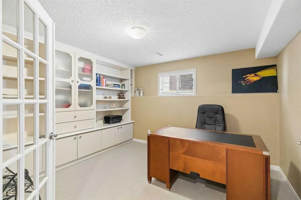 24 Signature Point SW