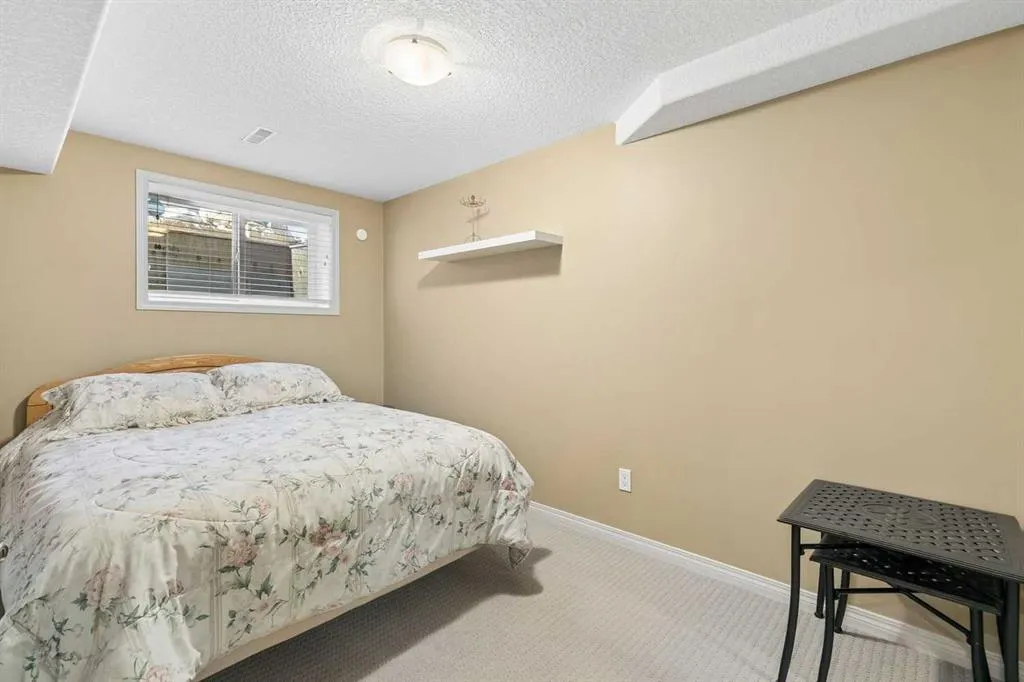 24 Signature Point SW
