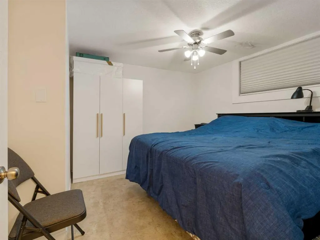 6 Cayuga Crescent W