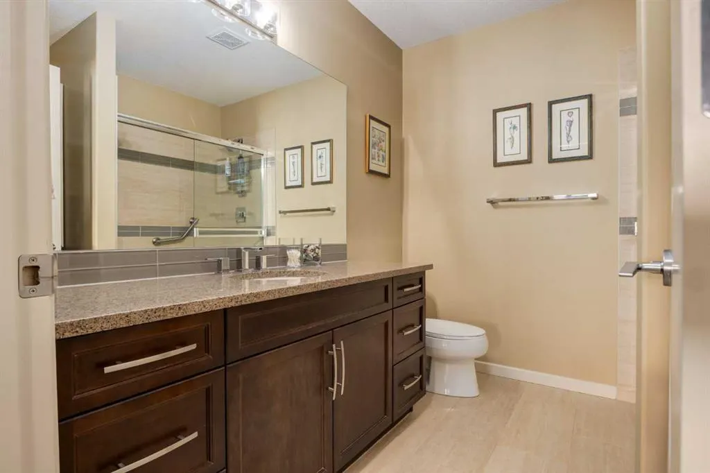 103 Valley Ridge Manor NW #204