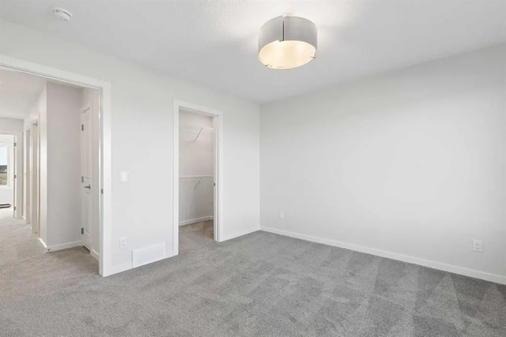 210 Heartwood Parade SE