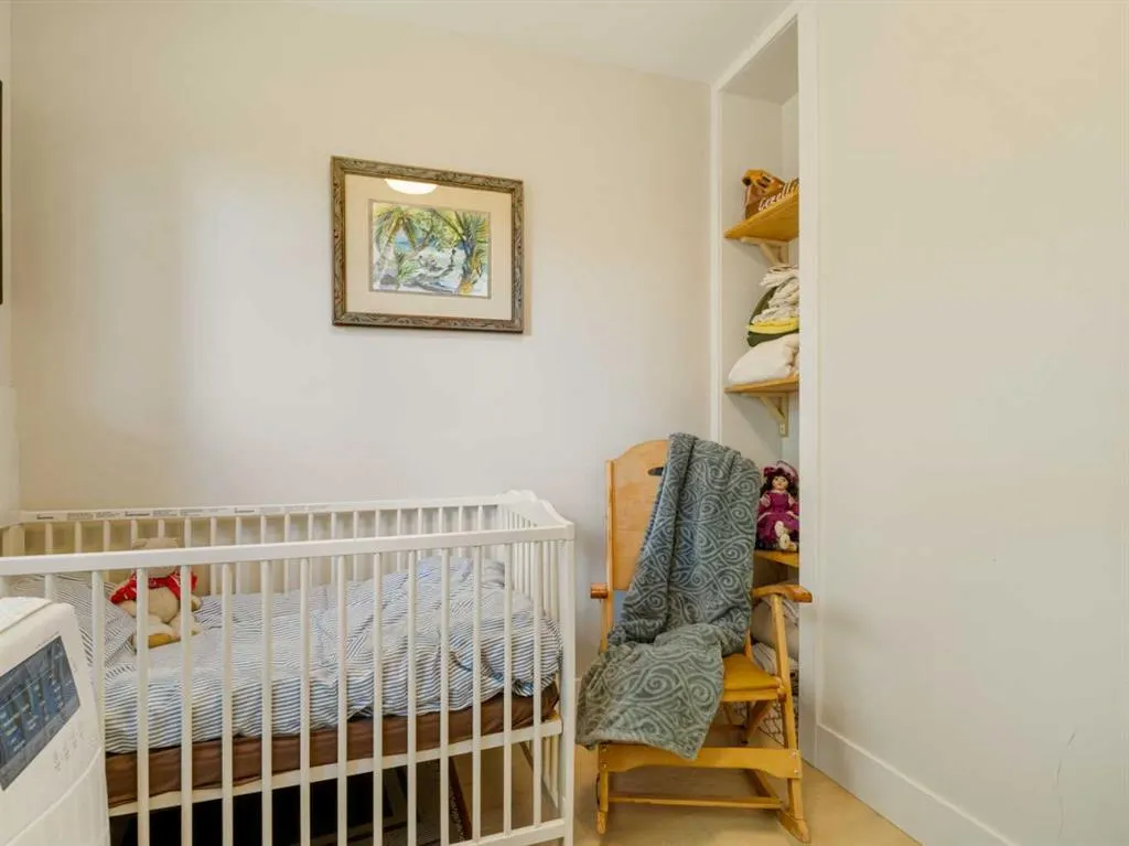 1306 9 Street N