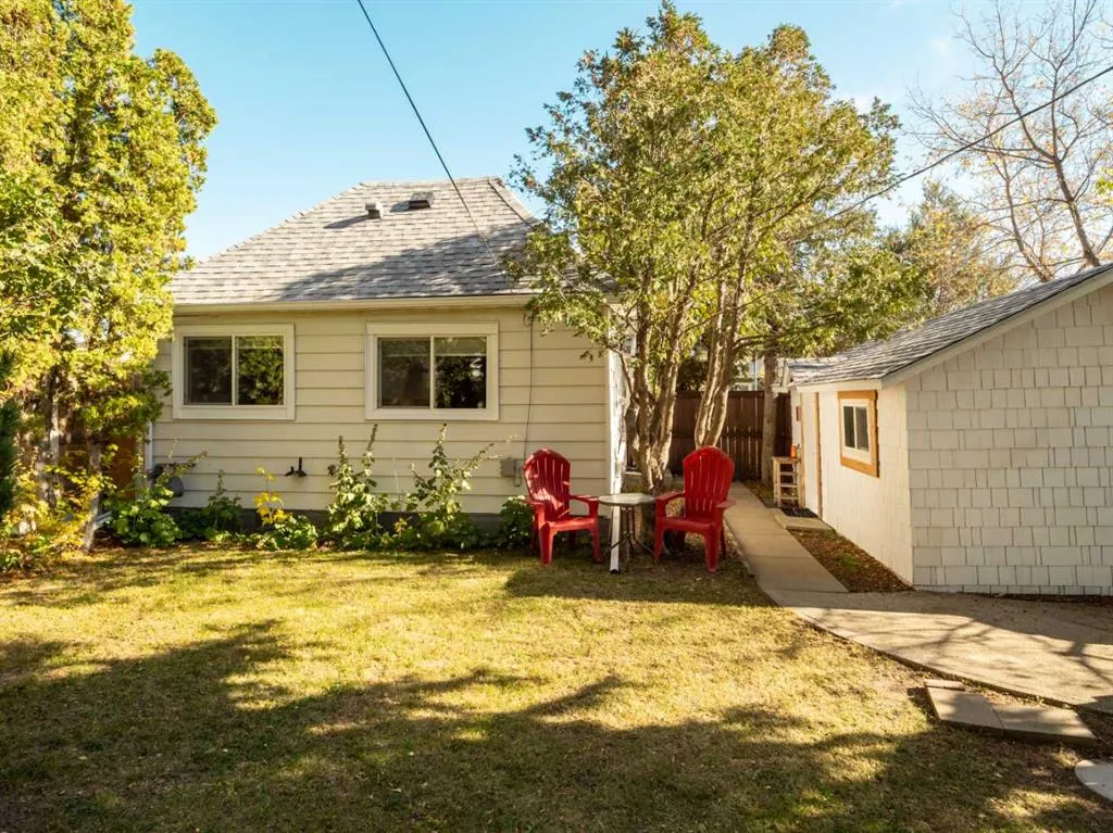 1306 9 Street N