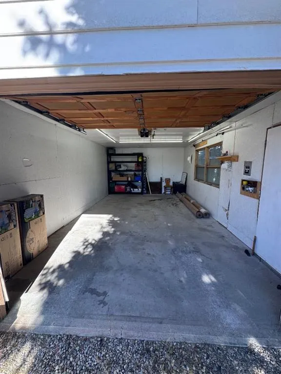 1306 9 Street N