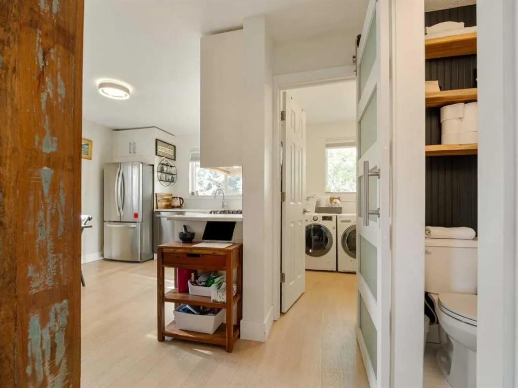 1306 9 Street N