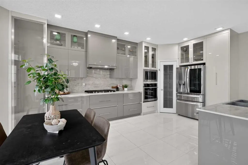 1433 Strathcona Drive SW