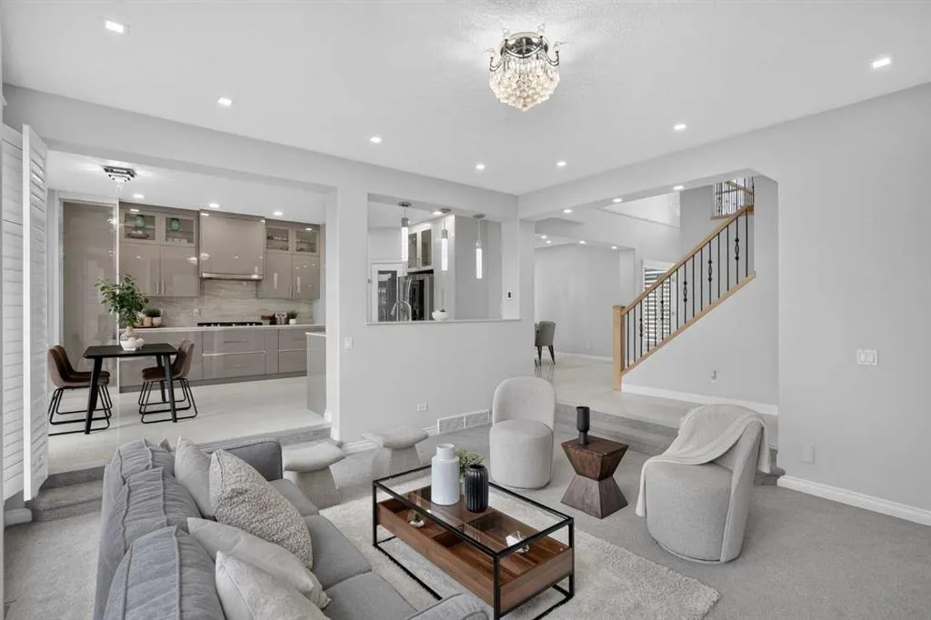 1433 Strathcona Drive SW