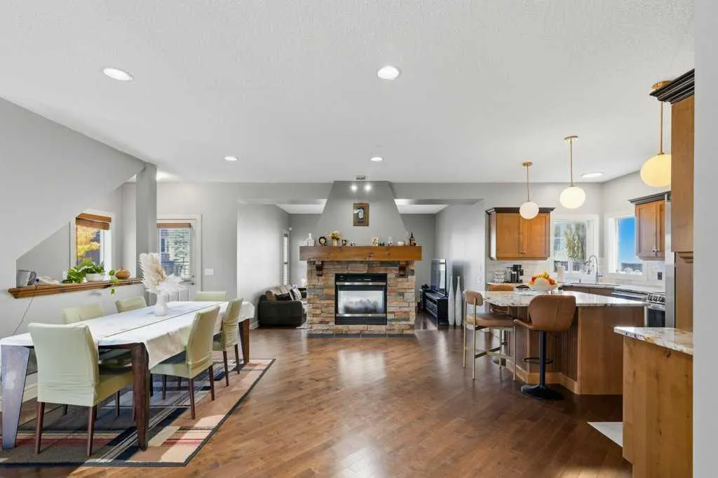 30 Aspen Stone Road SW