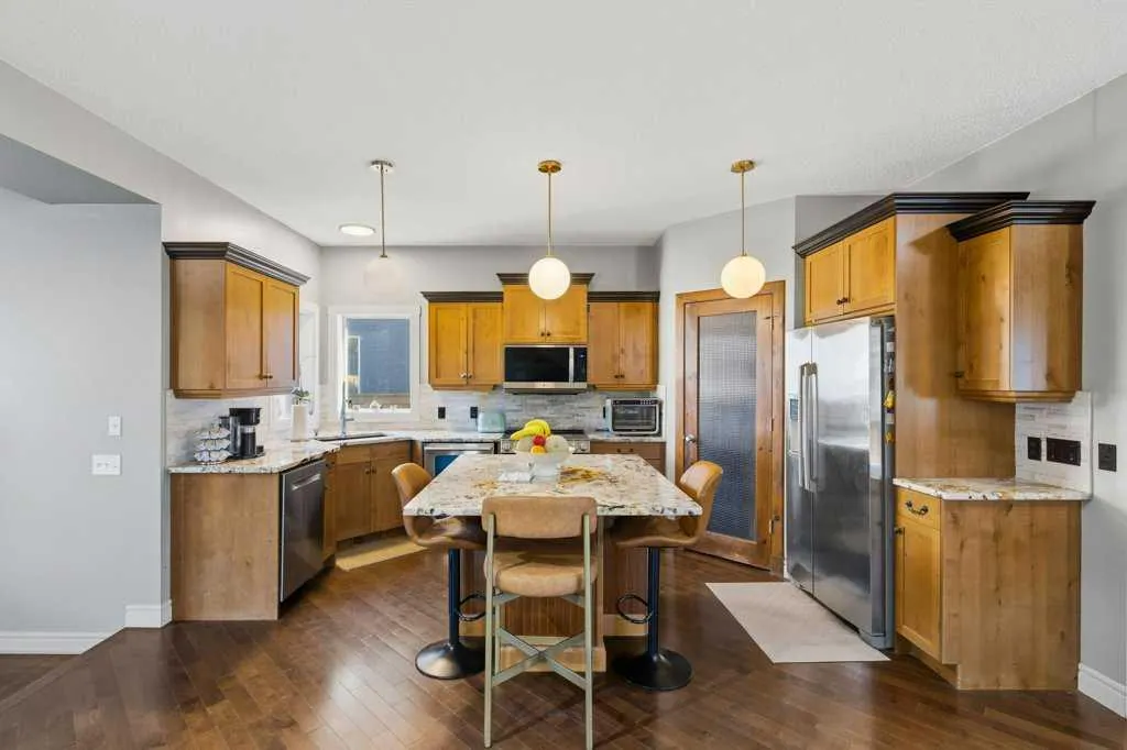 30 Aspen Stone Road SW