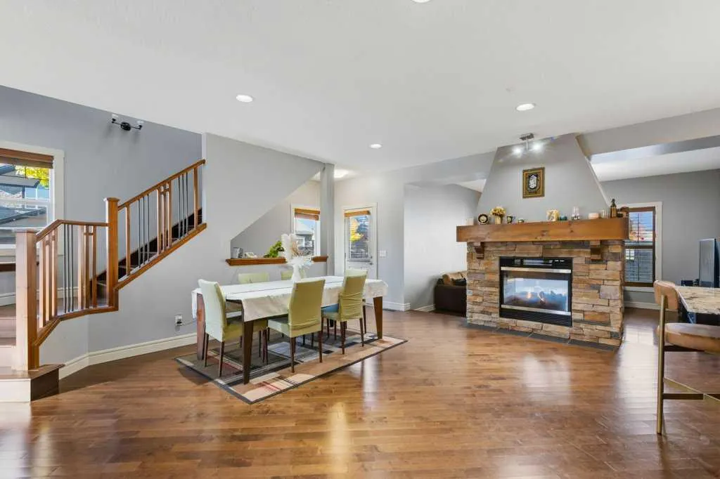 30 Aspen Stone Road SW