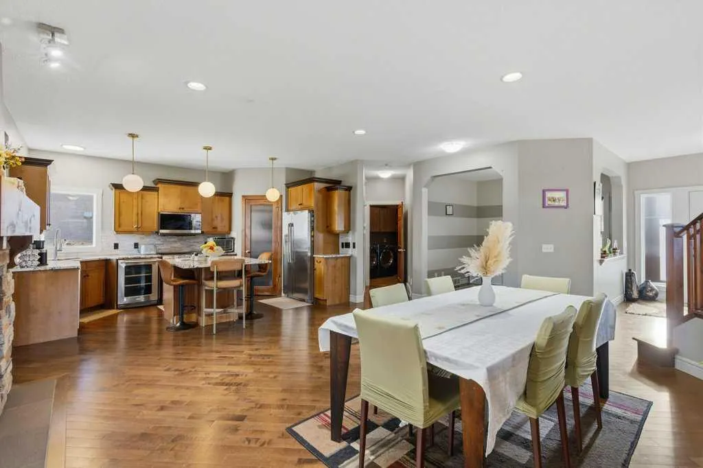 30 Aspen Stone Road SW