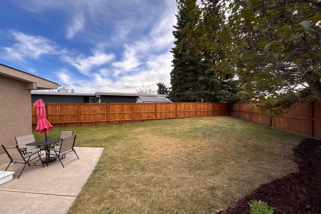 4519 Vandergrift Crescent NW