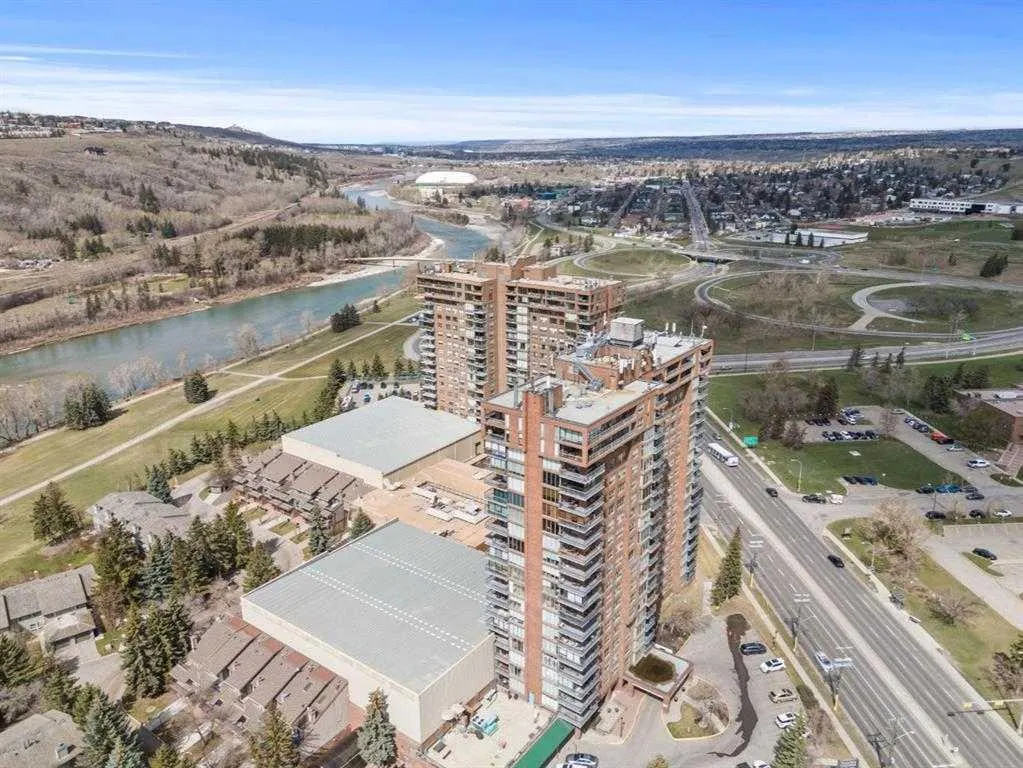 145 Point Drive NW #1108