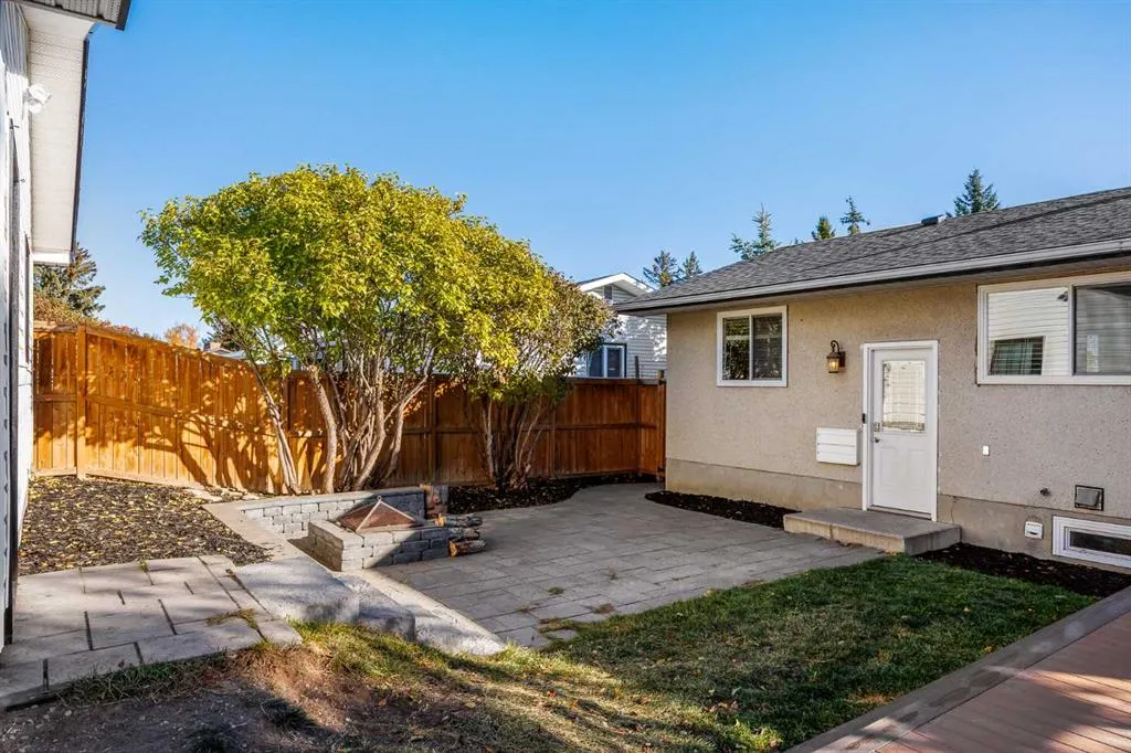 907 Canfield Crescent SW