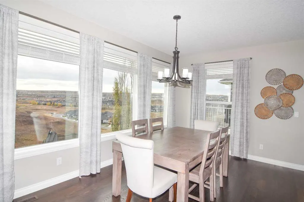 32 Evansborough Hill NW