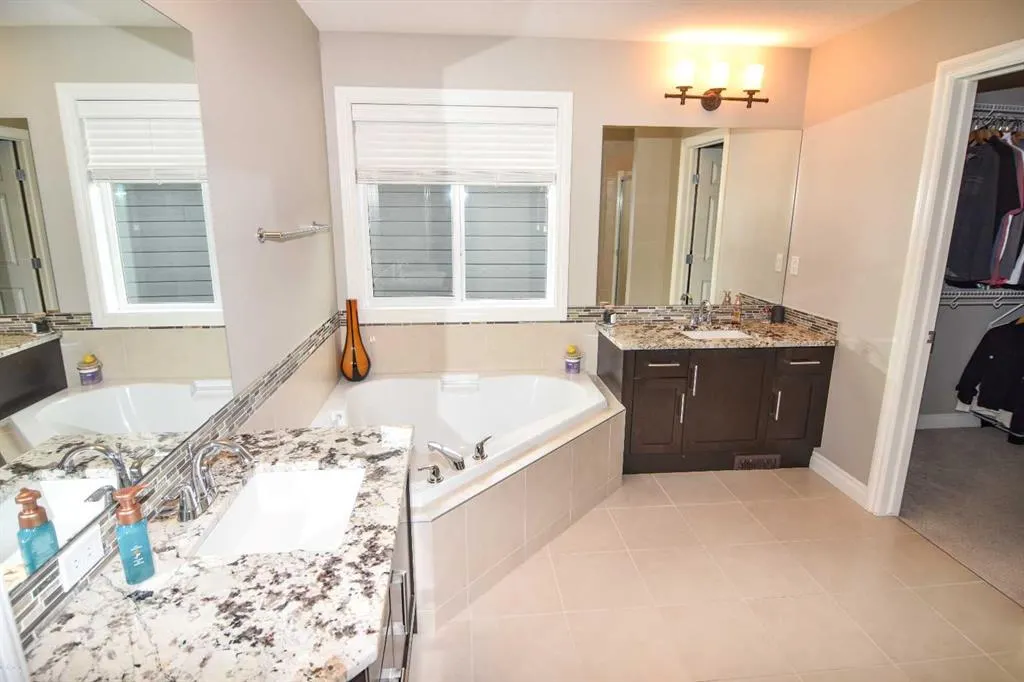 32 Evansborough Hill NW