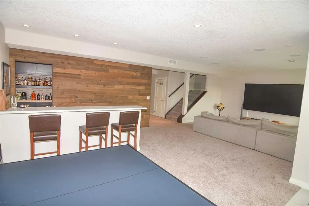 32 Evansborough Hill NW